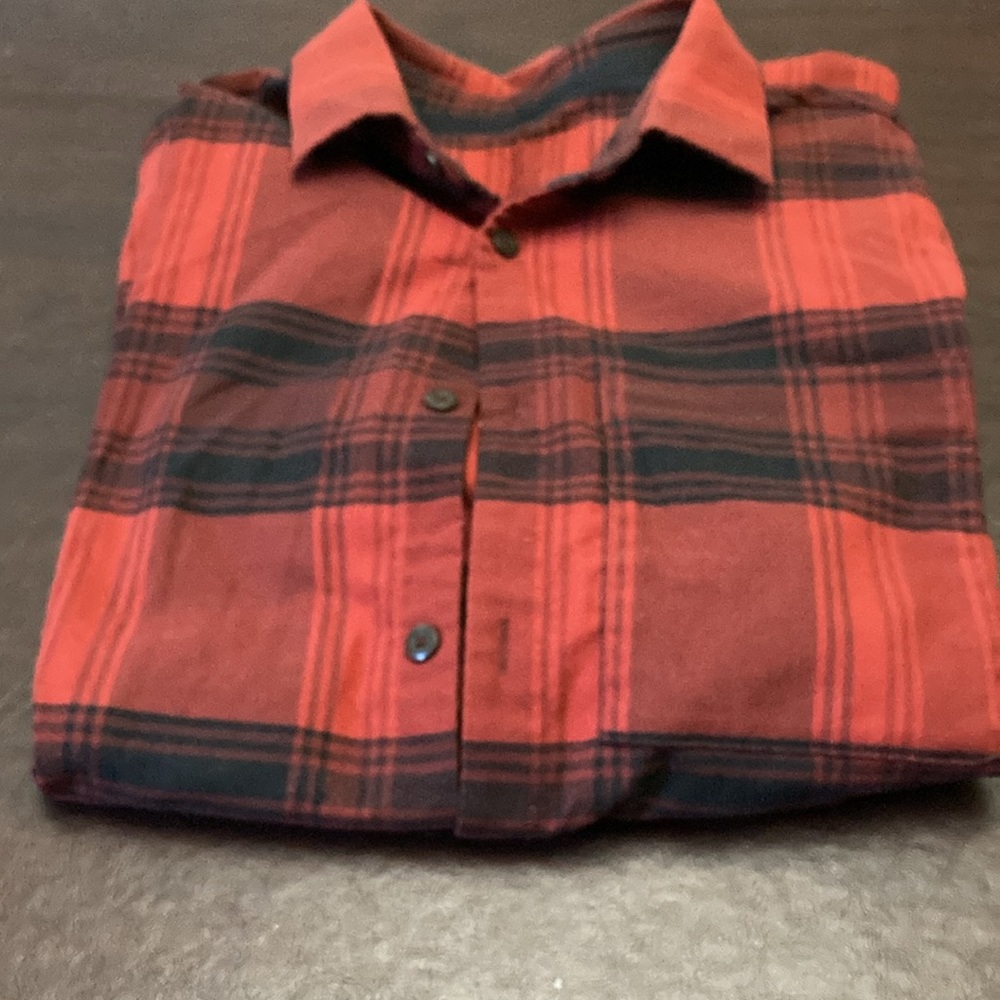 Lululemon Men’s ’s flannel shirt. Red and black plaid.  Small